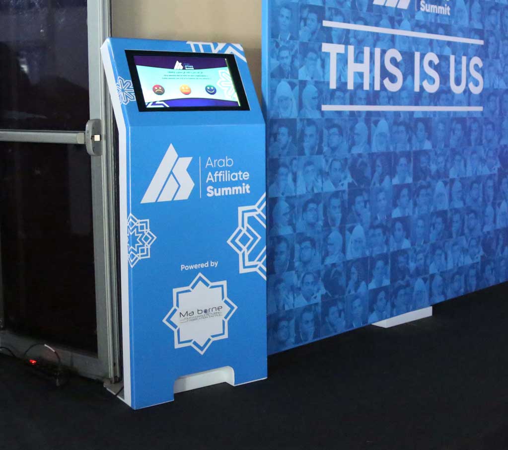 Borne tactile interactive d'arab affilliate summit fabriquée par maborne