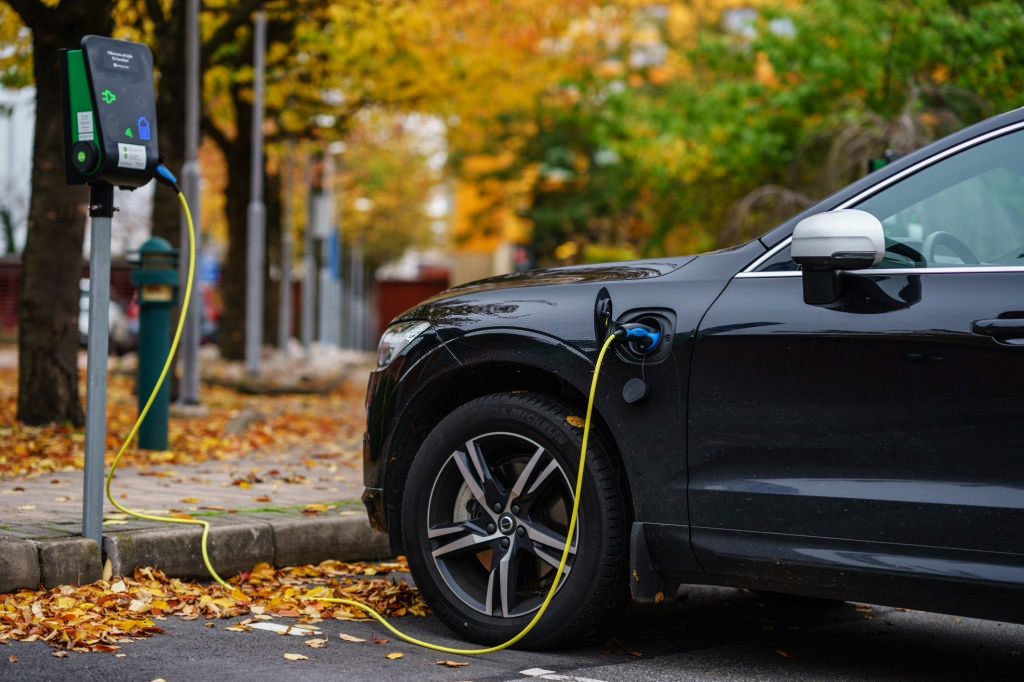 BORNES de RECHARGE POUR VÉHICULES