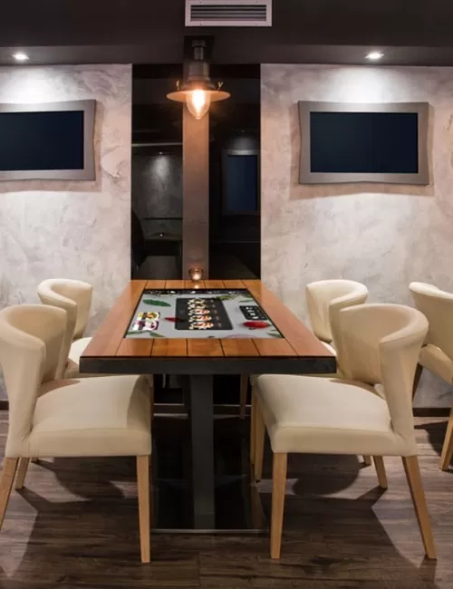 table restaurant2 500x650 1