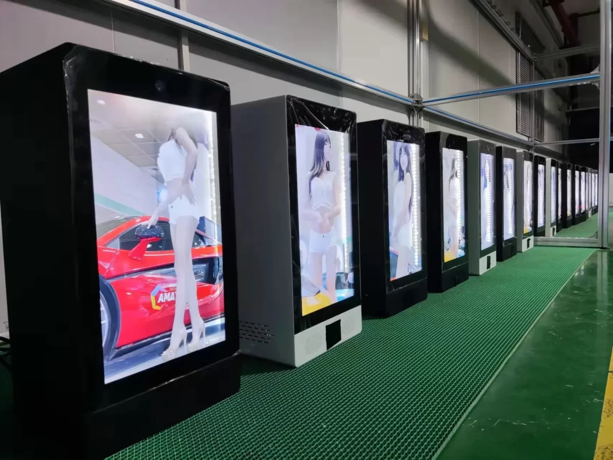 Holographic showcase